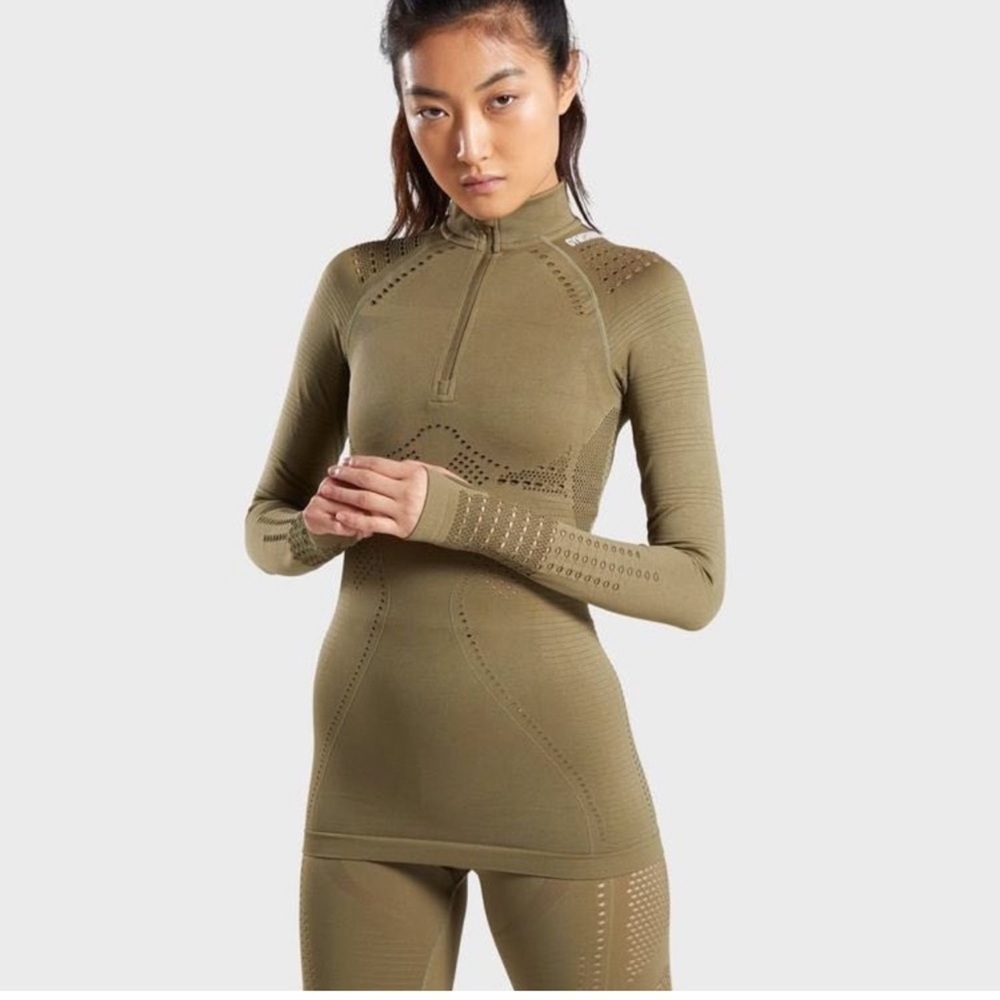 Gymshark women washed Khaki flawless 1/2 zip up pullover size XL